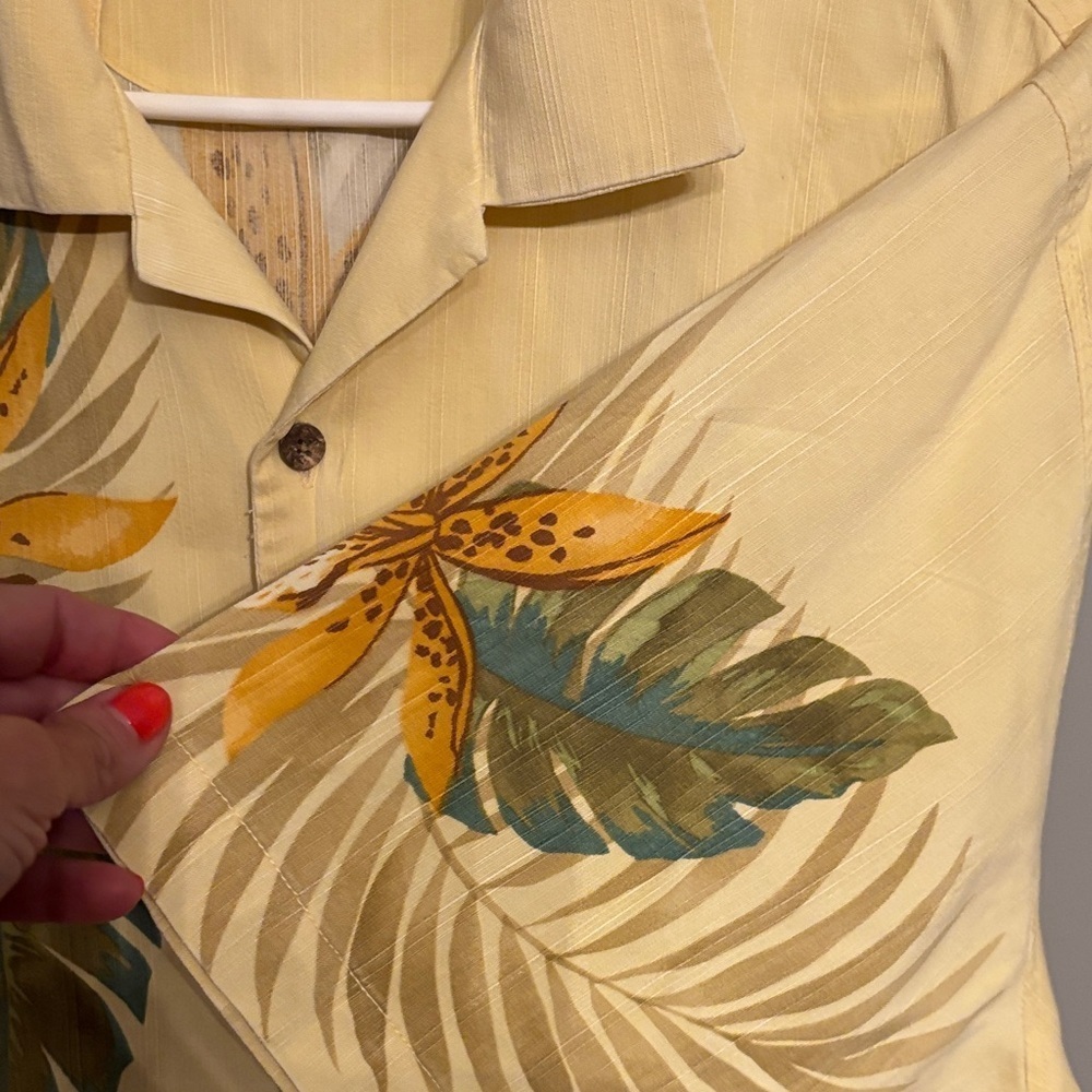 Tommy bahama Tropical yellow 100% silk Short Sleeve Shirt M - Picture 3 of 7